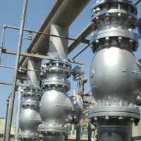 Manutenzione della raffineria di petrolio a Azzawiya