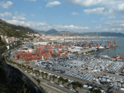 Progettazione esecutiva ed esecuzione dei lavori di consolidamento del molo Trapezio Levante e della testata del molo Manfredi del Porto commerciale di Salerno