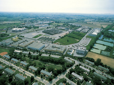 Costruzione di un centro commerciale annonario denominato 