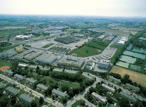 Costruzione di un centro commerciale annonario denominato 